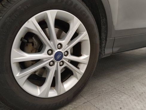 Used 2017 Ford Escape SE image 31