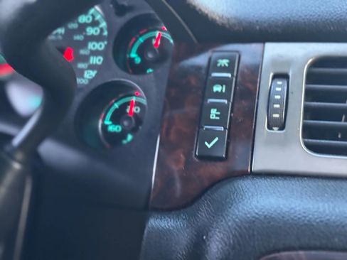 Used 2010 GMC Yukon Denali image 29