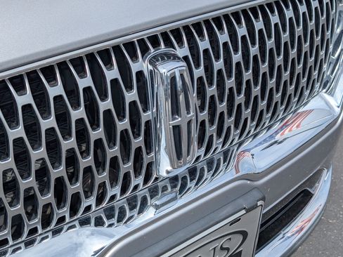 Used 2022 Lincoln Nautilus Reserve image 6