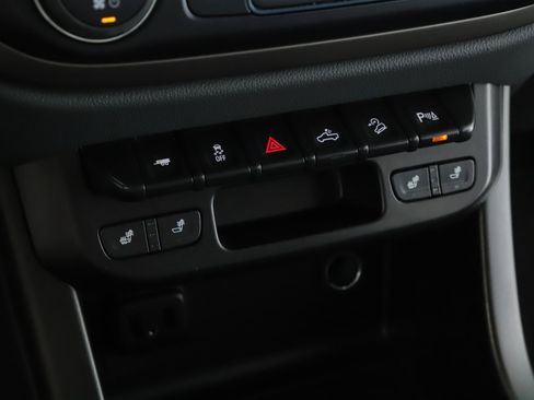 Used 2022 Chevrolet Colorado Z71 AWD/4WD image 15