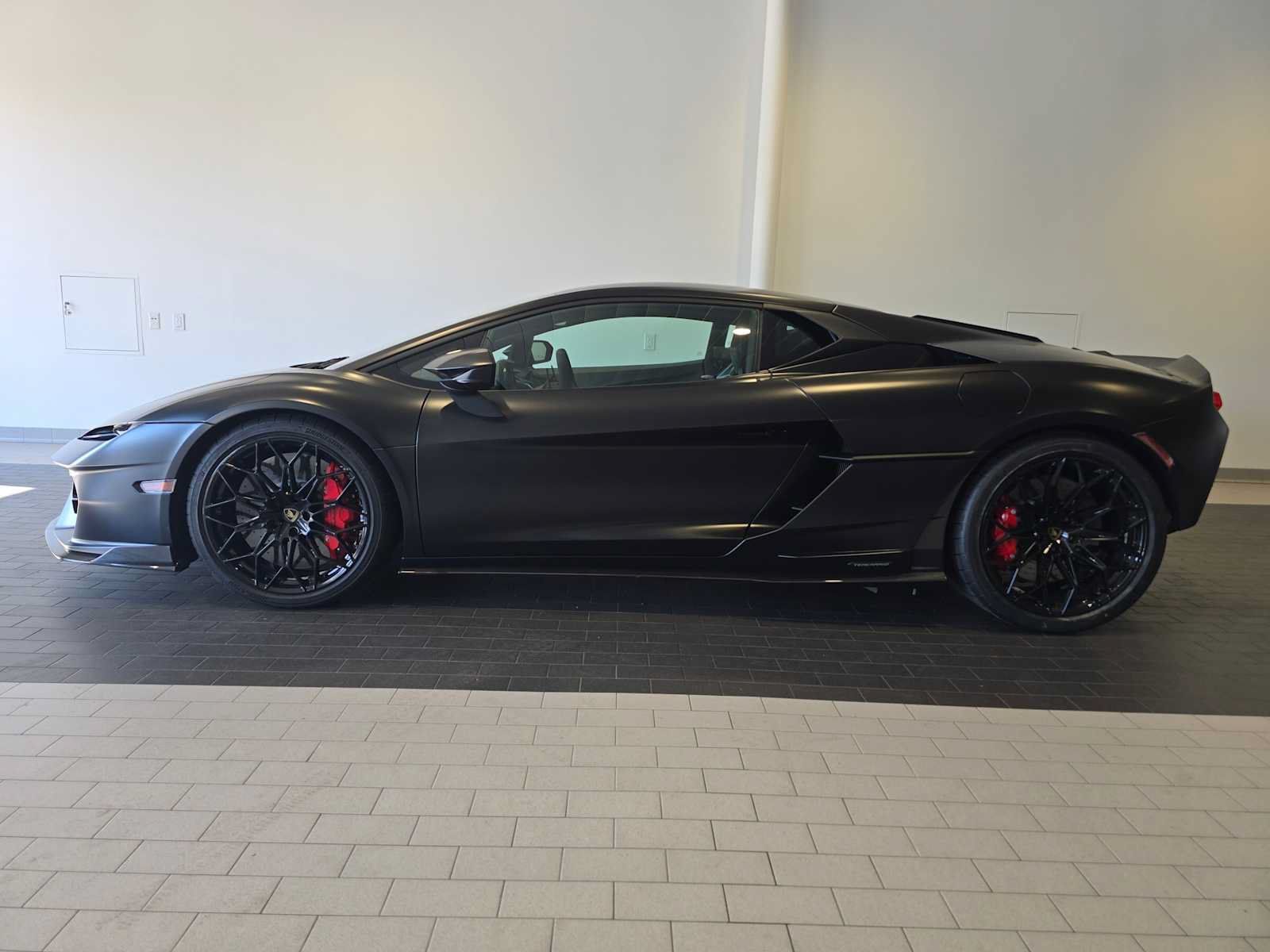 Used 2026 Lamborghini Temerario AWD/4WD image 2