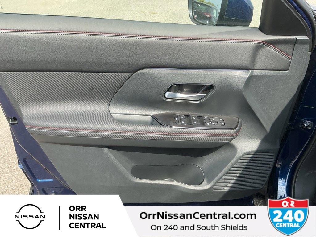 Used 2025 Nissan Kicks SR FWD image 16
