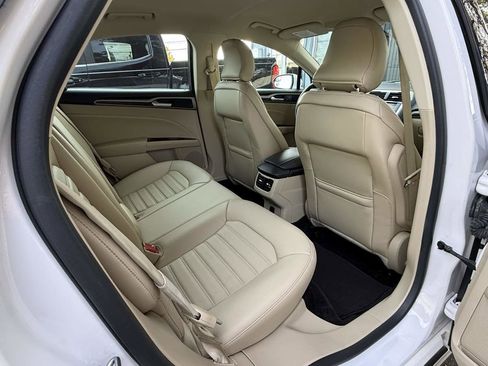 Used 2015 Ford Fusion SE w/ Equipment Group 202A image 12