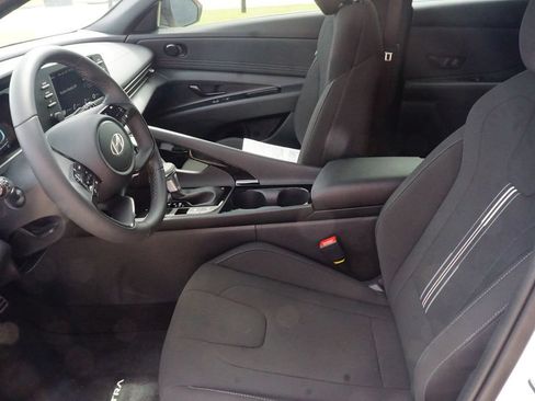 New 2026 Hyundai Elantra SEL Sport Premium FWD image 17
