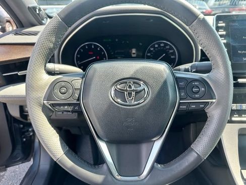 Used 2019 Toyota Avalon Limited FWD image 16