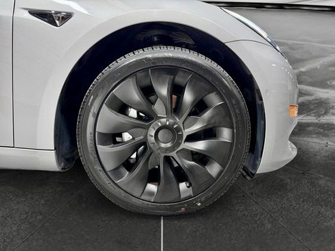 Used 2018 Tesla Model 3 Performance image 32