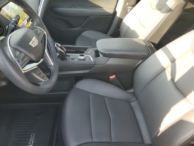Used 2025 Cadillac XT5 Premium Luxury w/ Technology Package AWD/4WD image 13