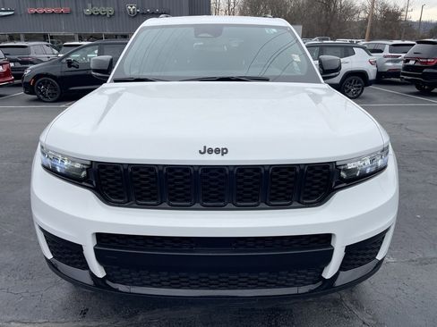 Used 2024 Jeep Grand Cherokee L Laredo image 5