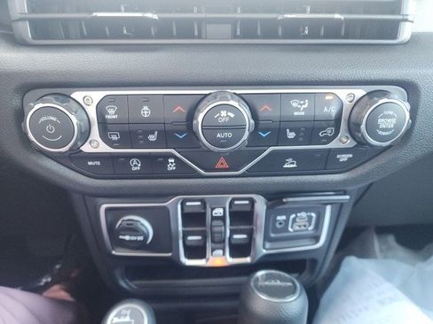 New 2025 Jeep Gladiator Sport image 7