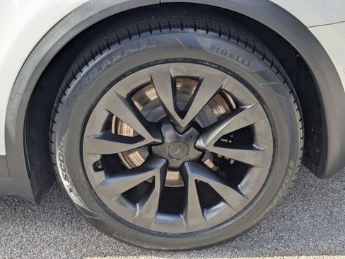 Used 2023 Tesla Model X image 21