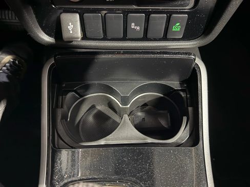 Used 2020 Mitsubishi Outlander SE image 19