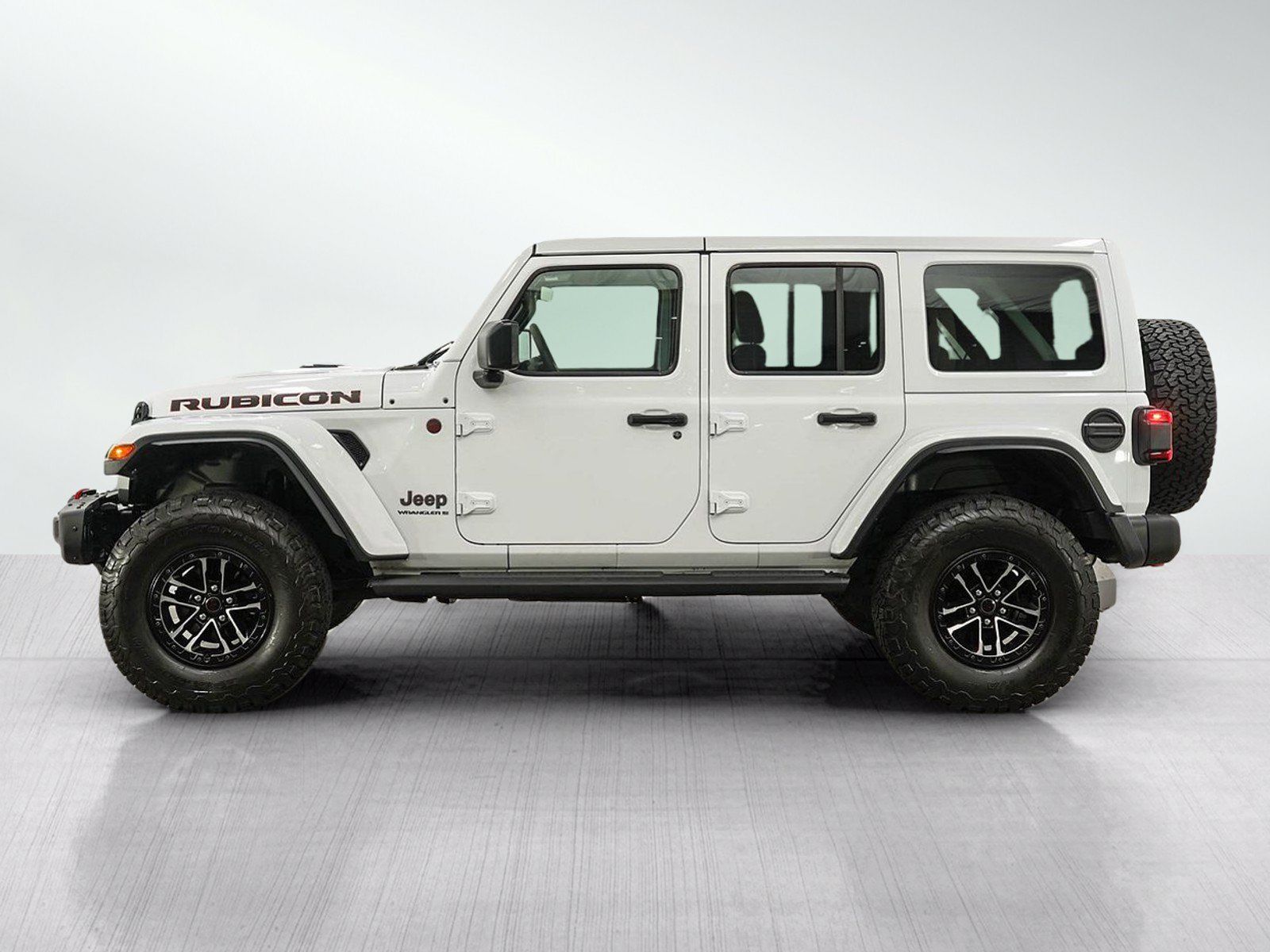 Used 2025 Jeep Wrangler Unlimited Rubicon AWD/4WD image 2