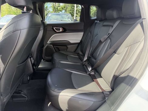 Used 2023 Jeep Compass Limited AWD/4WD image 17