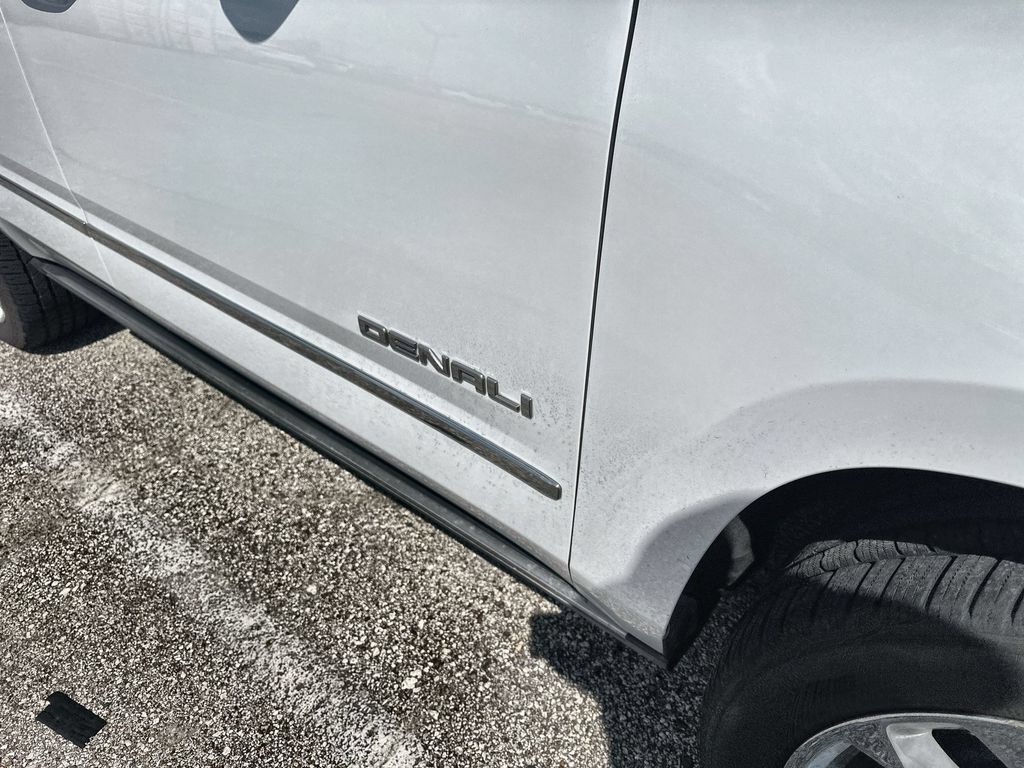 Used 2019 GMC Yukon Denali w/ Denali Ultimate Package AWD/4WD image 11