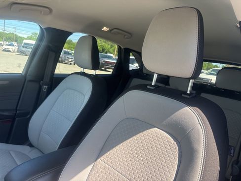 Used 2024 Ford Escape Active w/ Tech Pack #1 FWD image 2