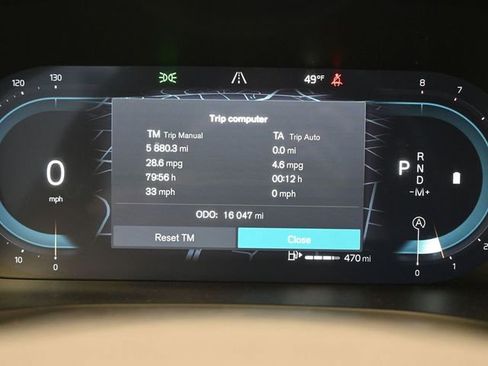 Used 2025 Volvo V60 B5 Cross Country Plus image 27