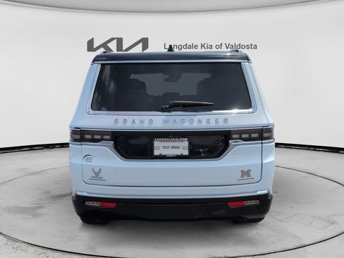 Used 2023 Jeep Grand Wagoneer Series II AWD/4WD image 8
