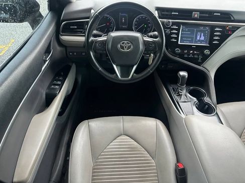 Used 2020 Toyota Camry SE FWD image 12