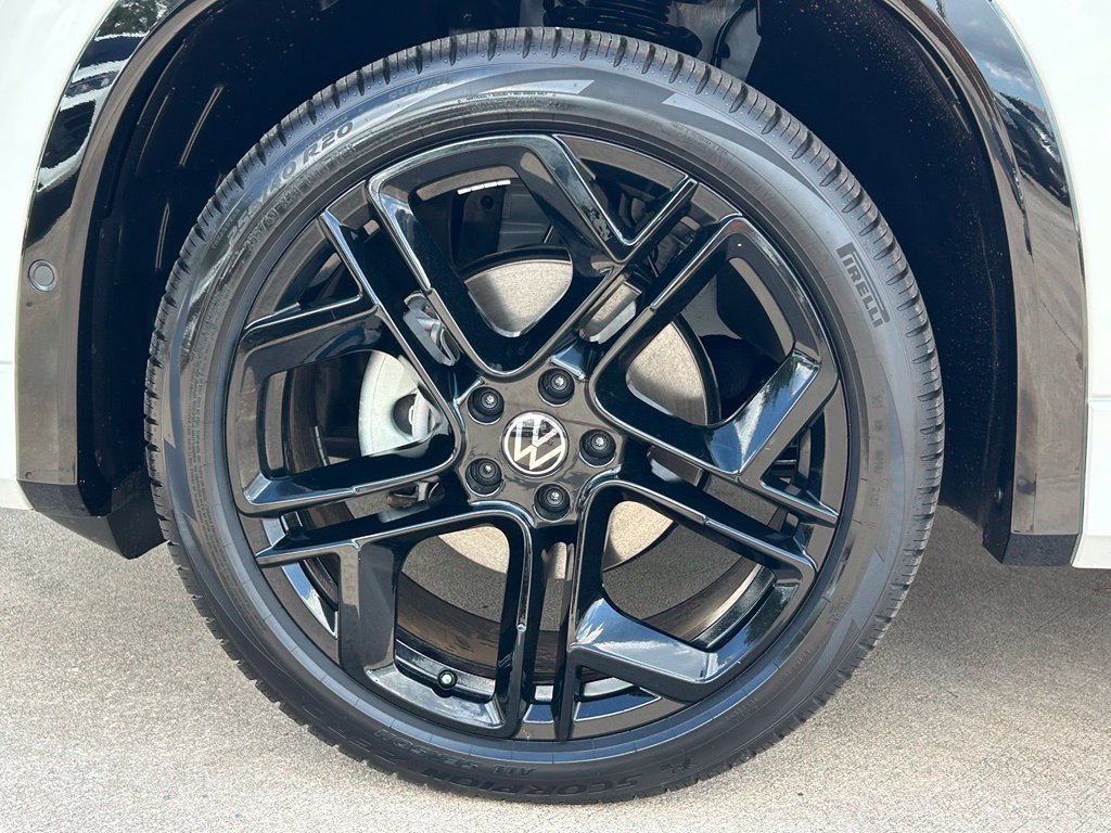 New 2026 Volkswagen Tiguan SE R-Line FWD image 35