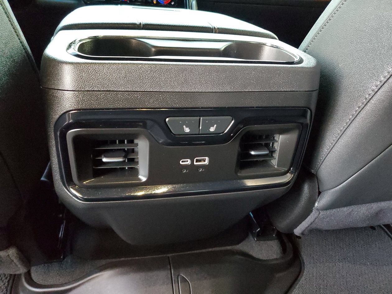 Used 2025 GMC Sierra 2500 AT4 w/ AT4 Premium Plus Package AWD/4WD image 16