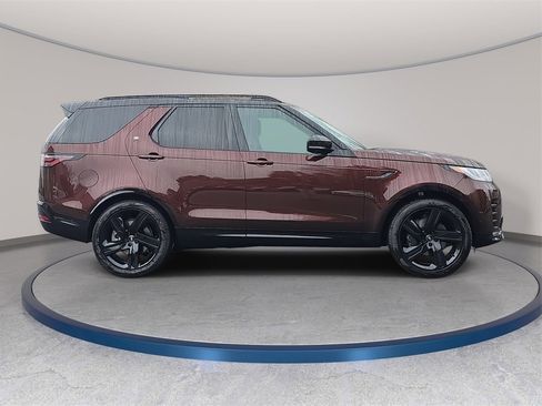 New 2026 Land Rover Discovery Limited Edition image 4