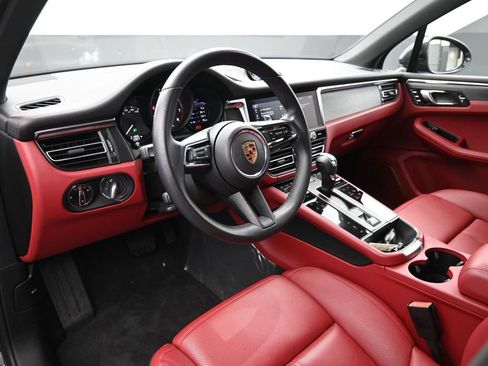Certified 2024 Porsche Macan GTS AWD/4WD image 4