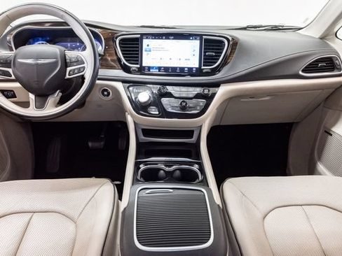 Used 2021 Chrysler Pacifica Limited w/ Premium & Safety Sphere Group AWD/4WD image 32