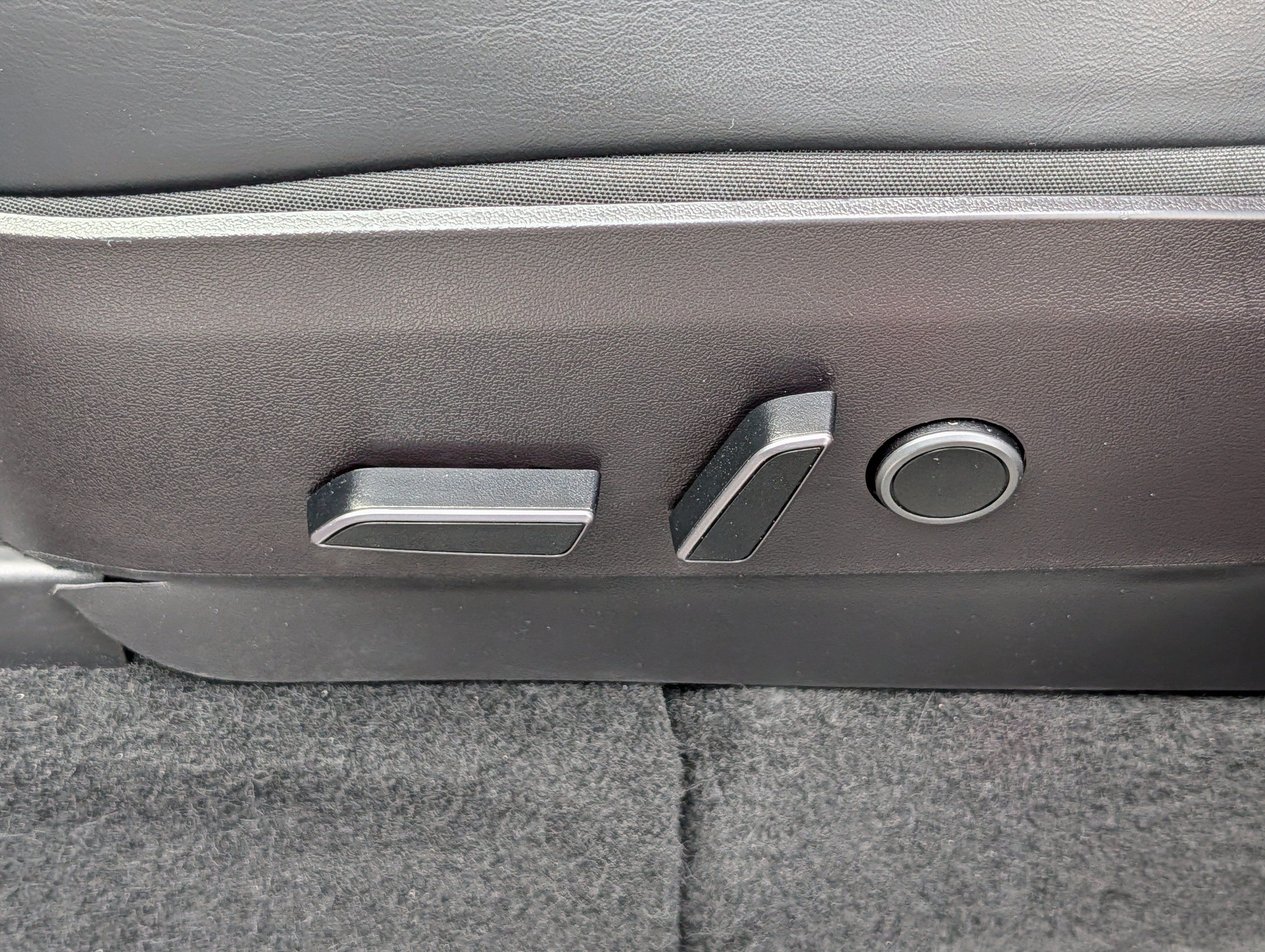 Used 2023 Tesla Model Y Long Range AWD/4WD image 20
