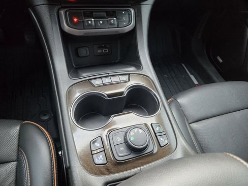 Used 2023 GMC Acadia AT4 w/ Technology Package image 19