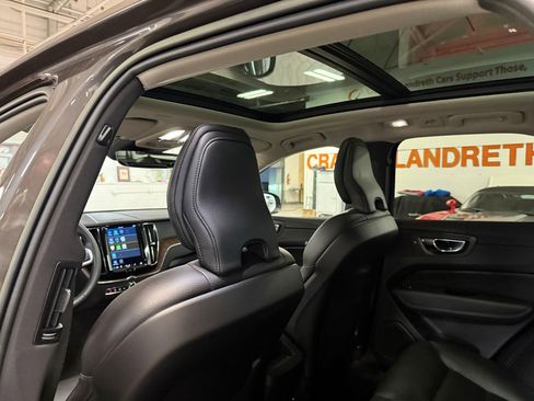 Used 2022 Volvo XC60 B5 Momentum w/ Climate Package image 33