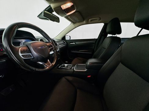 Used 2019 Chrysler 300 Touring w/ Sport Appearance Package RWD image 20
