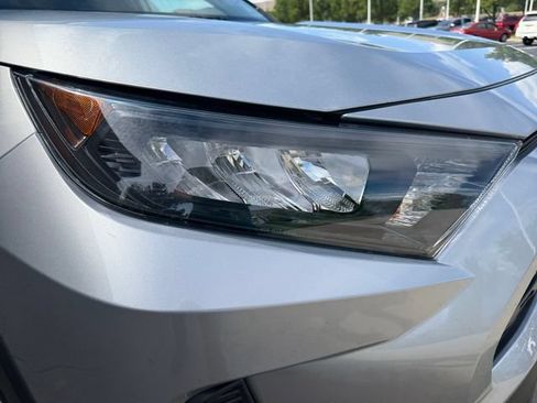 Used 2020 Toyota RAV4 LE w/ Carpet Mat Package AWD/4WD image 33