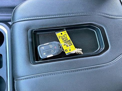 Used 2022 Chevrolet Silverado 3500 LTZ image 36