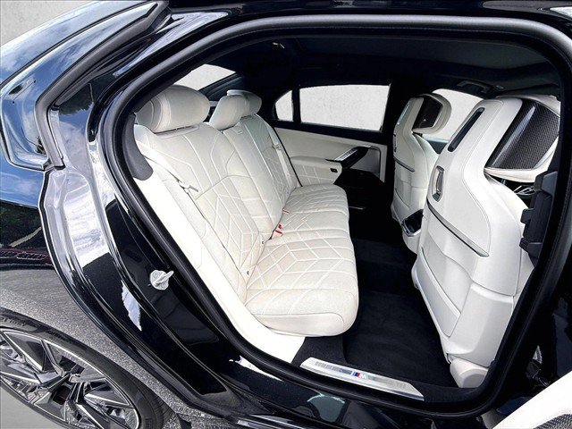 Certified 2023 BMW i7 xDrive60 AWD/4WD image 27