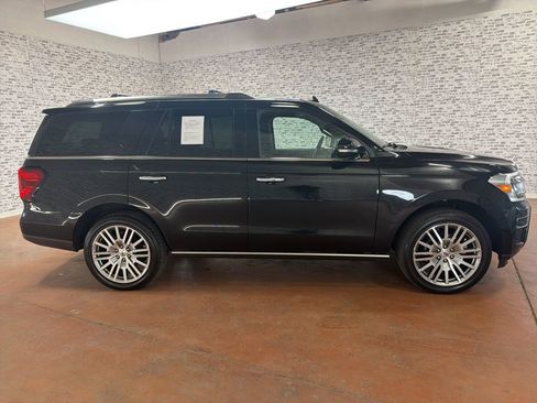 Used 2024 Ford Expedition Limited AWD/4WD image 8