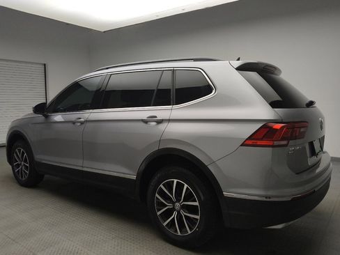 Used 2020 Volkswagen Tiguan SE w/ Panoramic Sunroof Package image 3