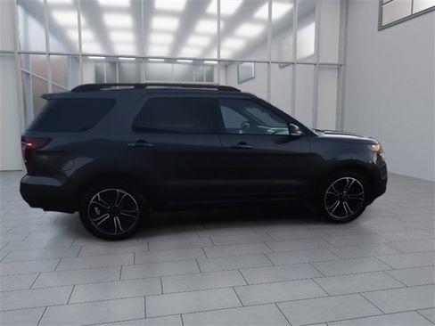 Used 2015 Ford Explorer Sport image 9