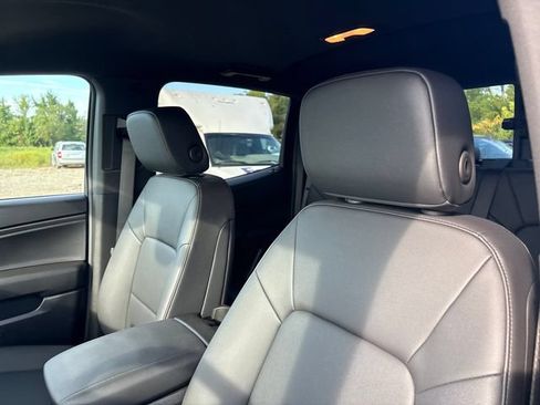 Used 2026 Chevrolet Colorado Trail Boss AWD/4WD image 9