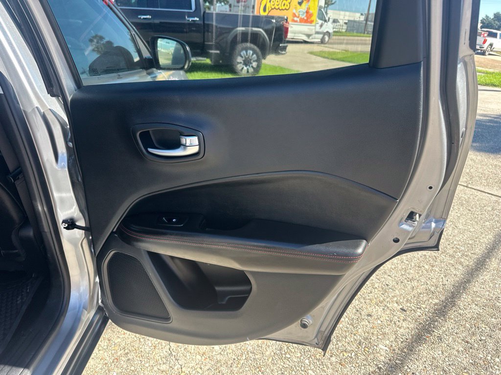 Used 2019 Jeep Compass Trailhawk AWD/4WD image 13