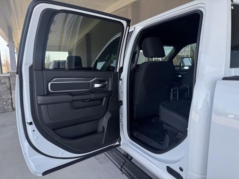 New 2026 RAM 2500 Big Horn AWD/4WD image 8