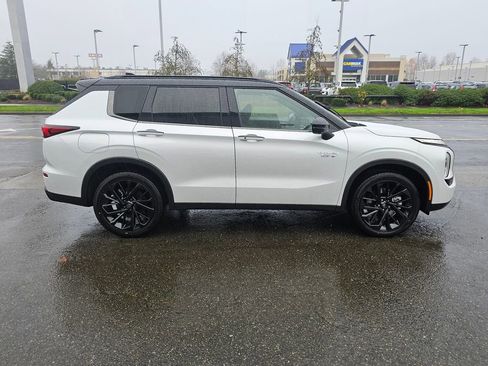 New 2025 Mitsubishi Outlander SEL Black Edition image 4