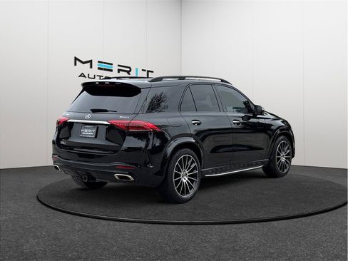 Used 2020 Mercedes-Benz GLE 450 4MATIC w/ AMG Line Exterior image 9