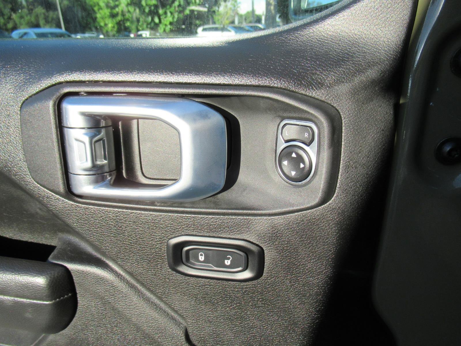 Certified 2026 Jeep Gladiator Mojave AWD/4WD image 21