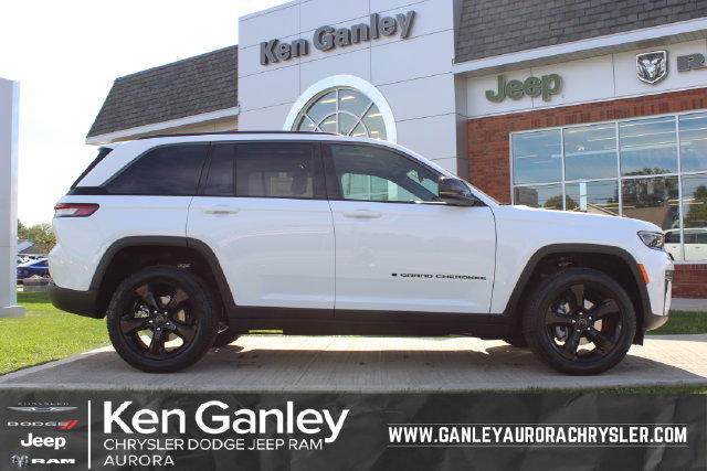 New 2027 Jeep Grand Cherokee Limited w/ Limited Altitude Package AWD/4WD image 1