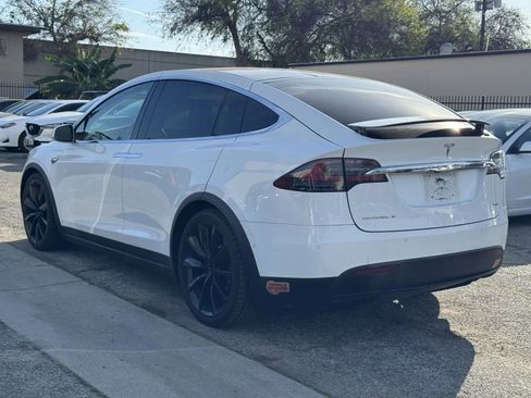Used 2016 Tesla Model X 75D image 2