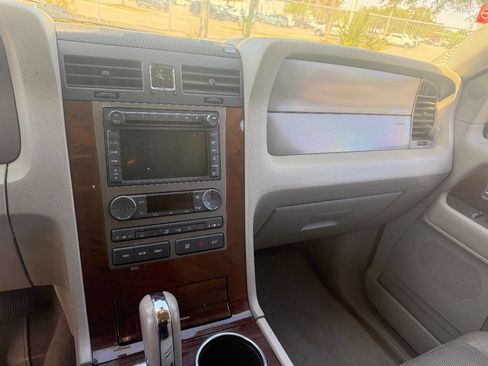 Used 2012 Lincoln Navigator Base 4x2 4dr SUV image 13