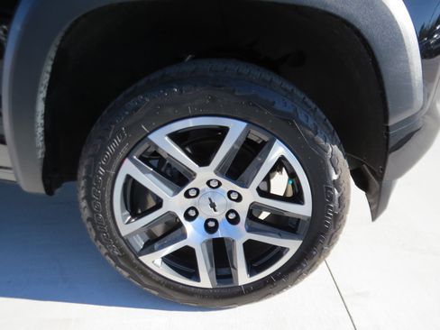 Used 2023 Chevrolet Colorado Z71 w/ Z71 Convenience Package 2 image 7