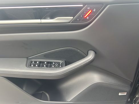 New 2026 Porsche Macan 4 Electric AWD/4WD image 23
