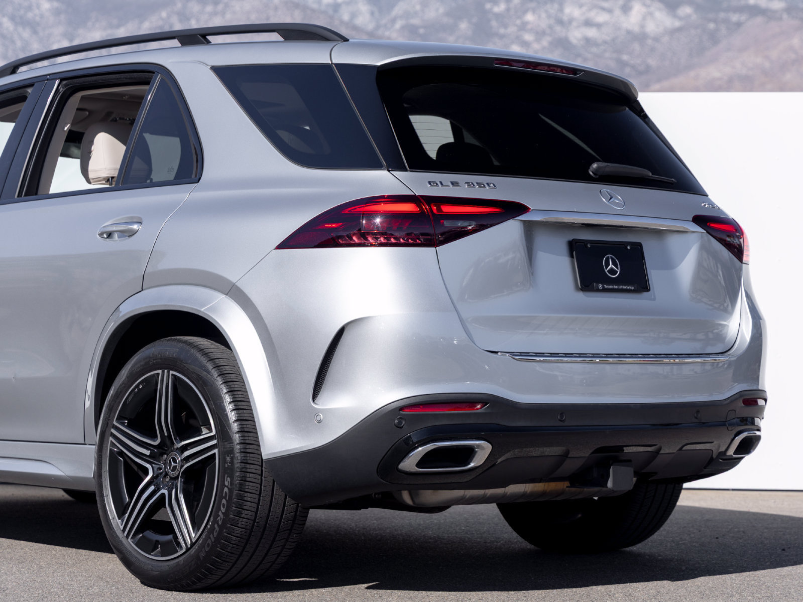 Used 2024 Mercedes-Benz GLE 350 4MATIC image 5