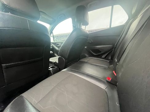 Used 2020 Chevrolet Trax LT w/ LT Convenience Package FWD image 16